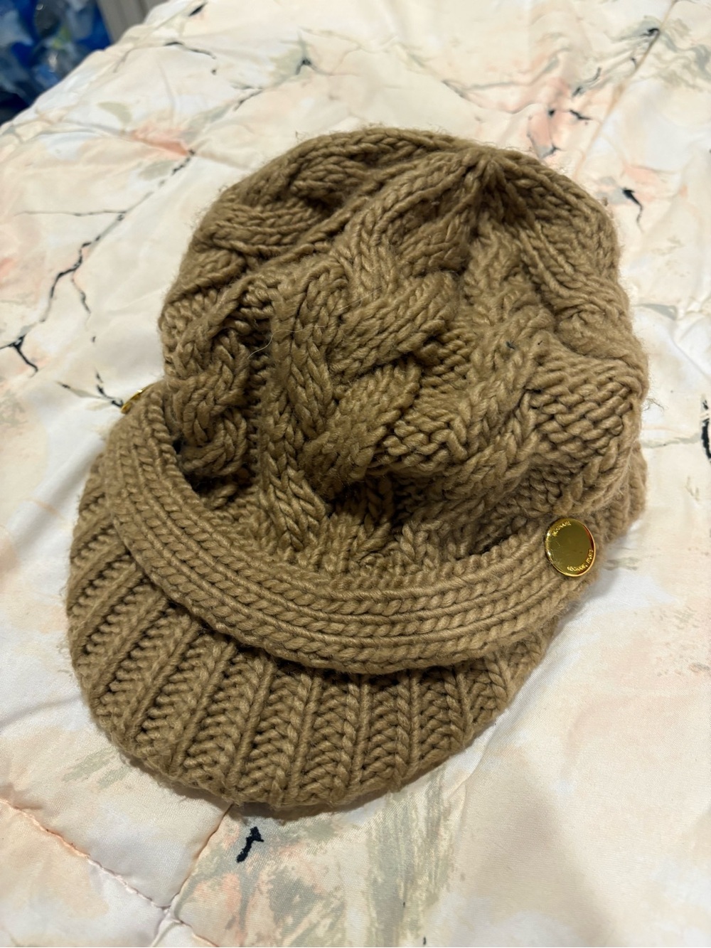 Michael Kors Cable Knit Newsboy Hat Brown Tan Gold Logo Chunky Knit